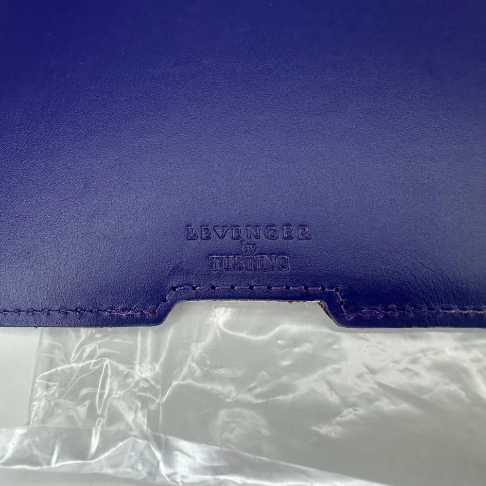 New Levenger by Tusting Fine Leather English iPad Sleeve Case Pouch (Purple)